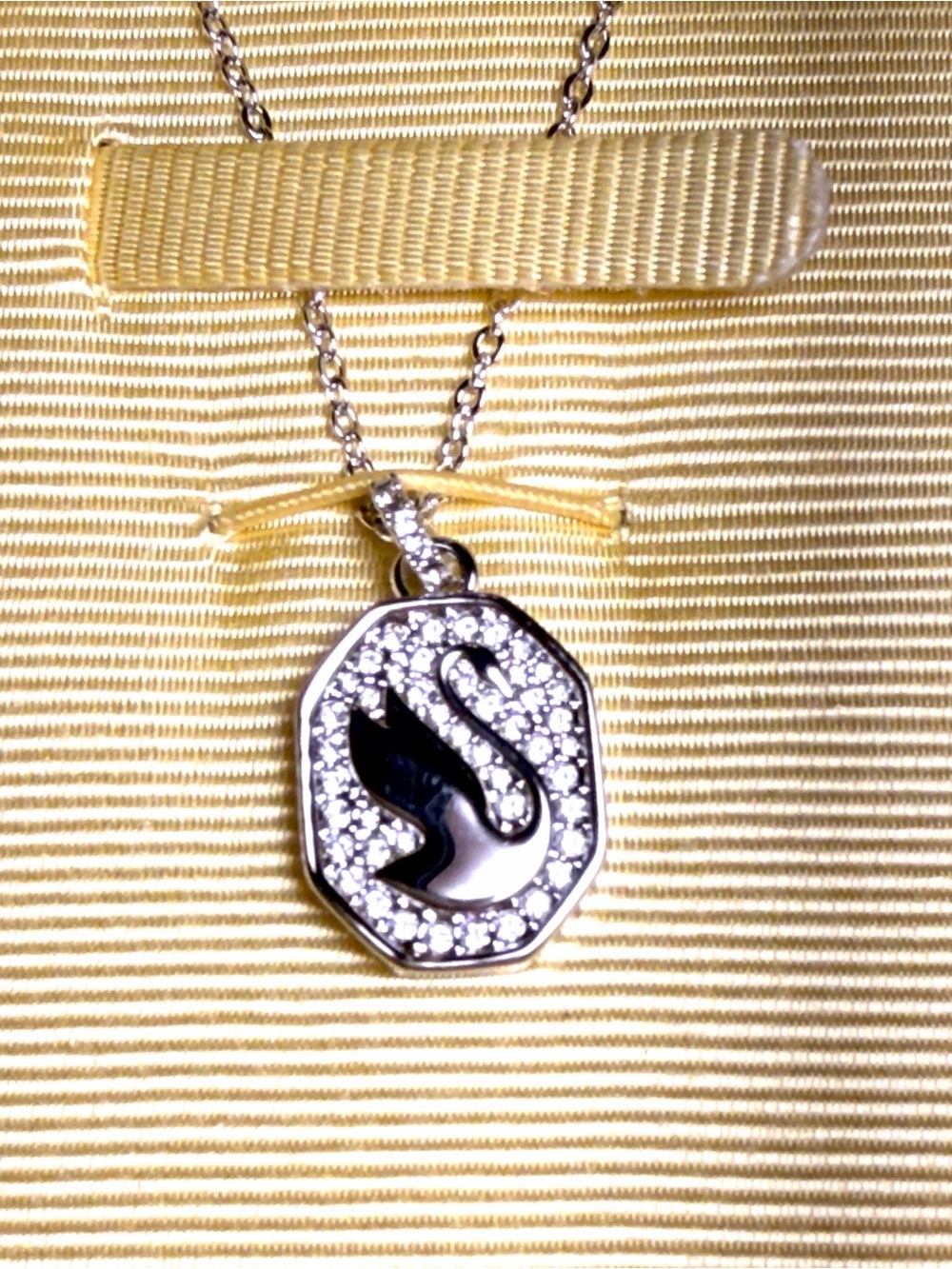🦢 SWAROVSKI SIGNUM Pendant Necklace w Crystal Pavé Accents, IOB, 16”, NWOT - Picture 3 of 7